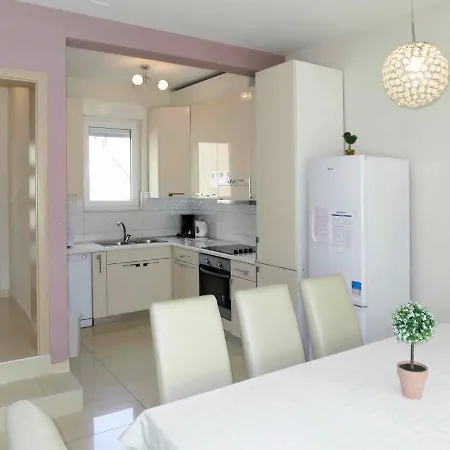 Silvija By Interhome Zara